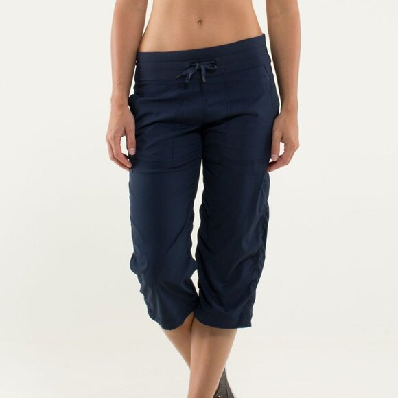 Lululemon Studio Crop *No Liner Inkwell Size 6 - Picture 9 of 12